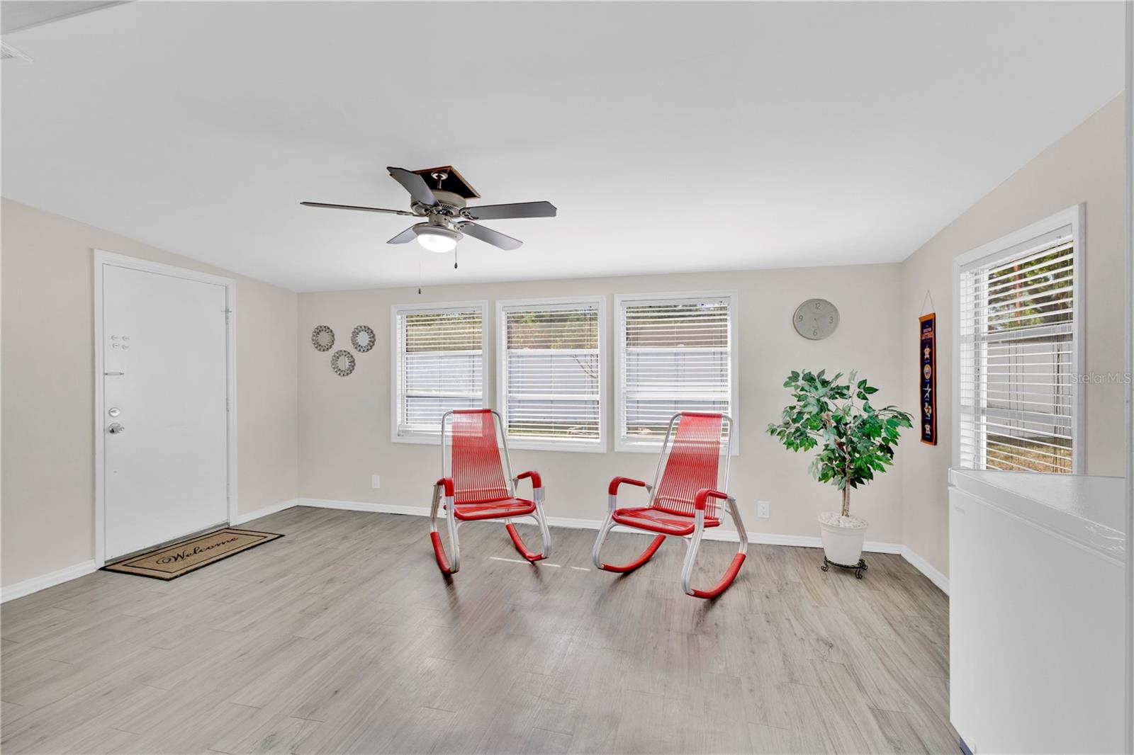 Image 6 of 31 For 2438 Sable Drive