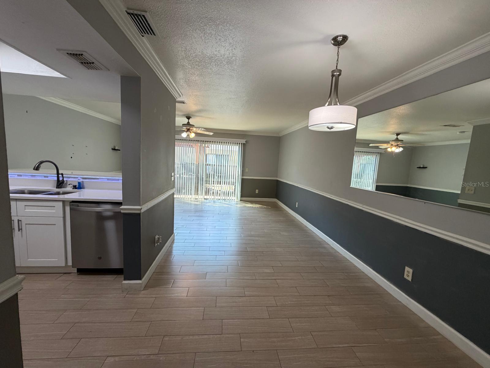 Image 7 of 37 For 2412 Summerfield Place