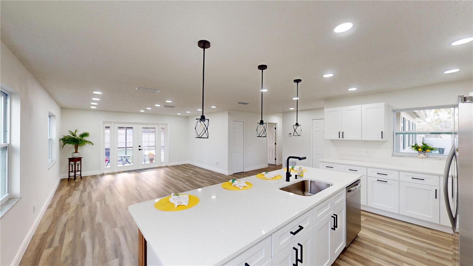 Image 3 of 17 For 501 Heritage Boulevard