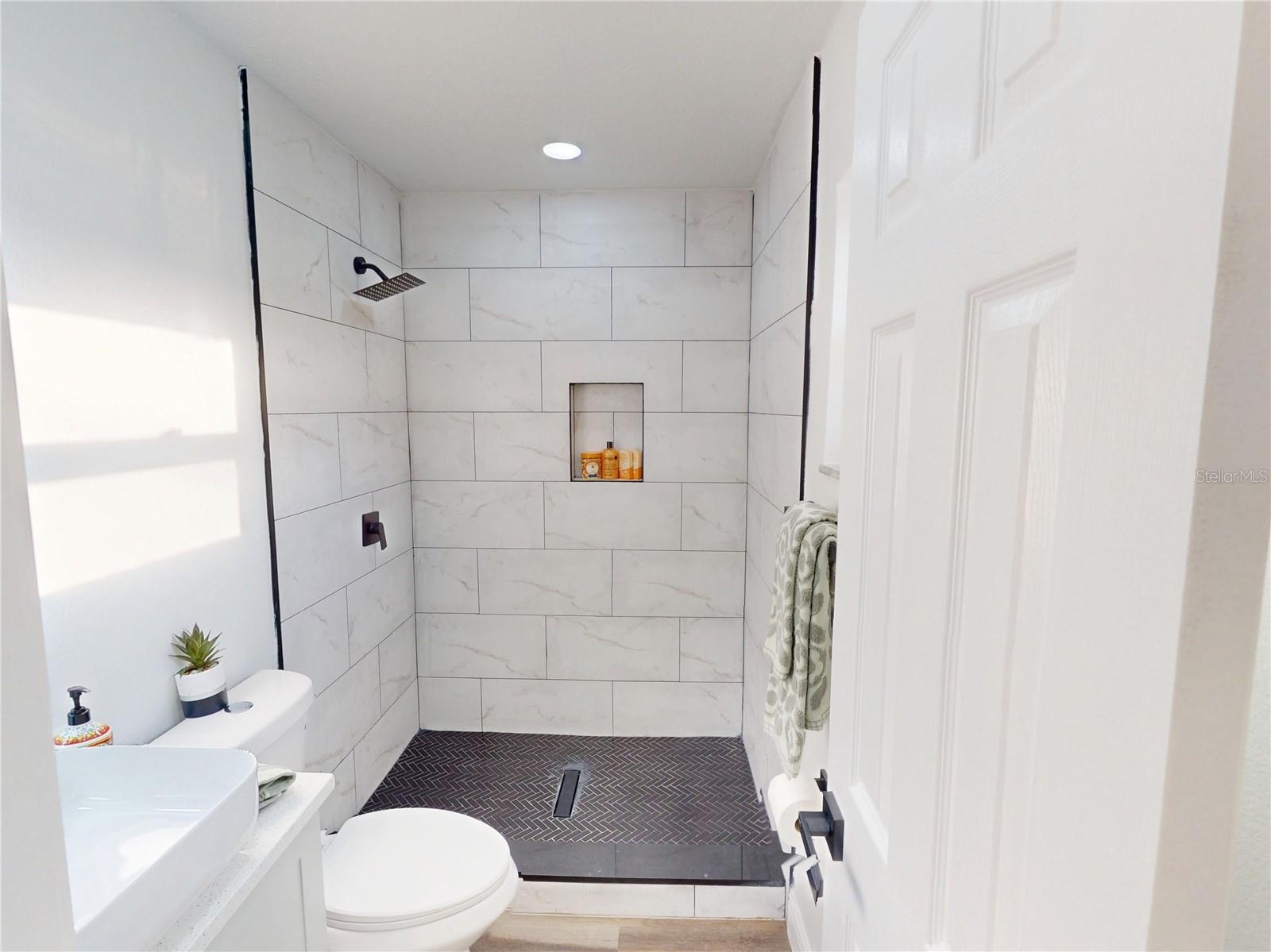 Image 9 of 17 For 501 Heritage Boulevard