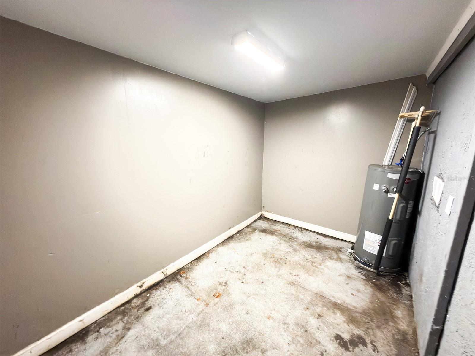 Image 14 of 15 For 2882 Sanford Avenue