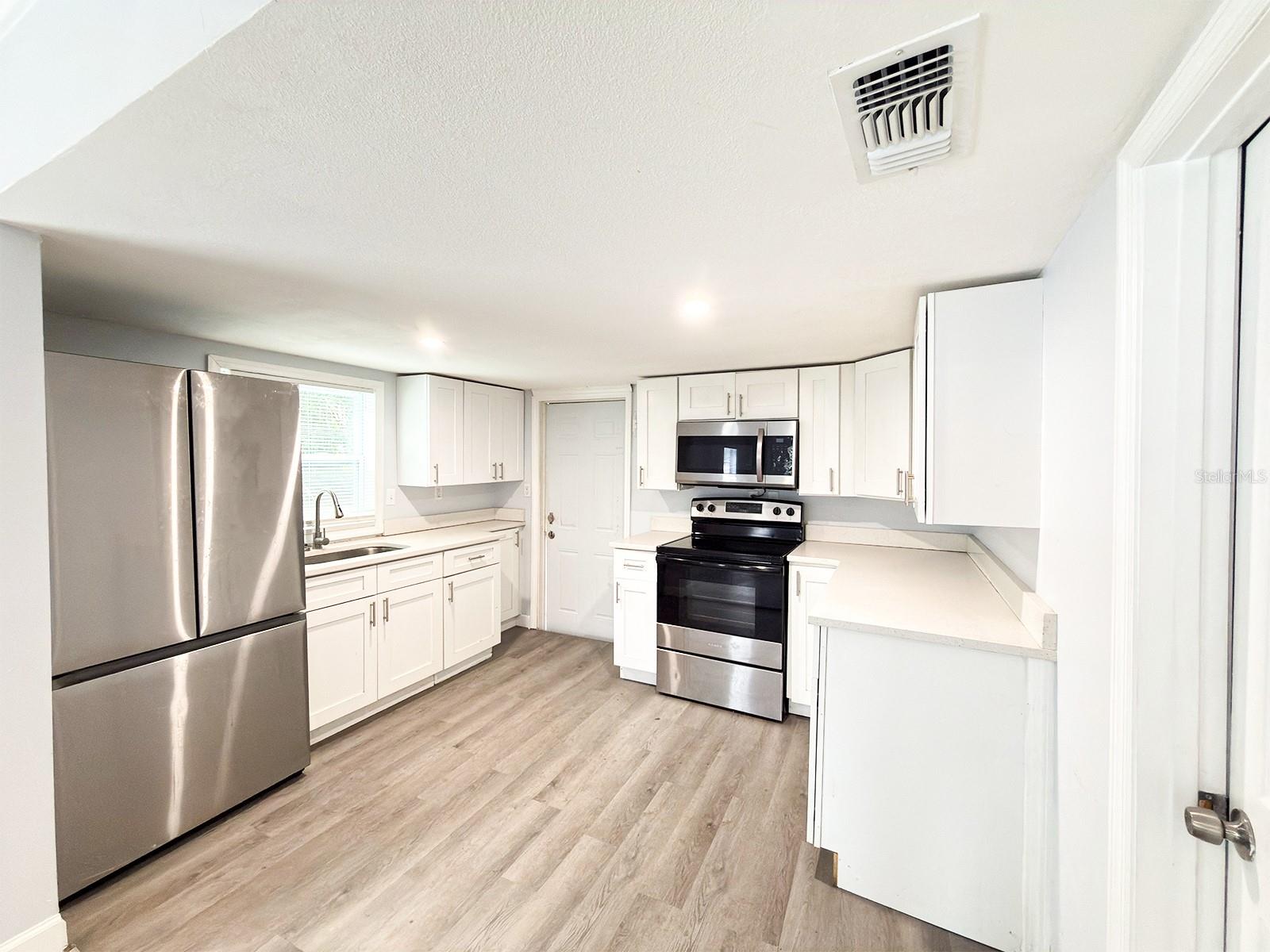 Image 5 of 15 For 2882 Sanford Avenue