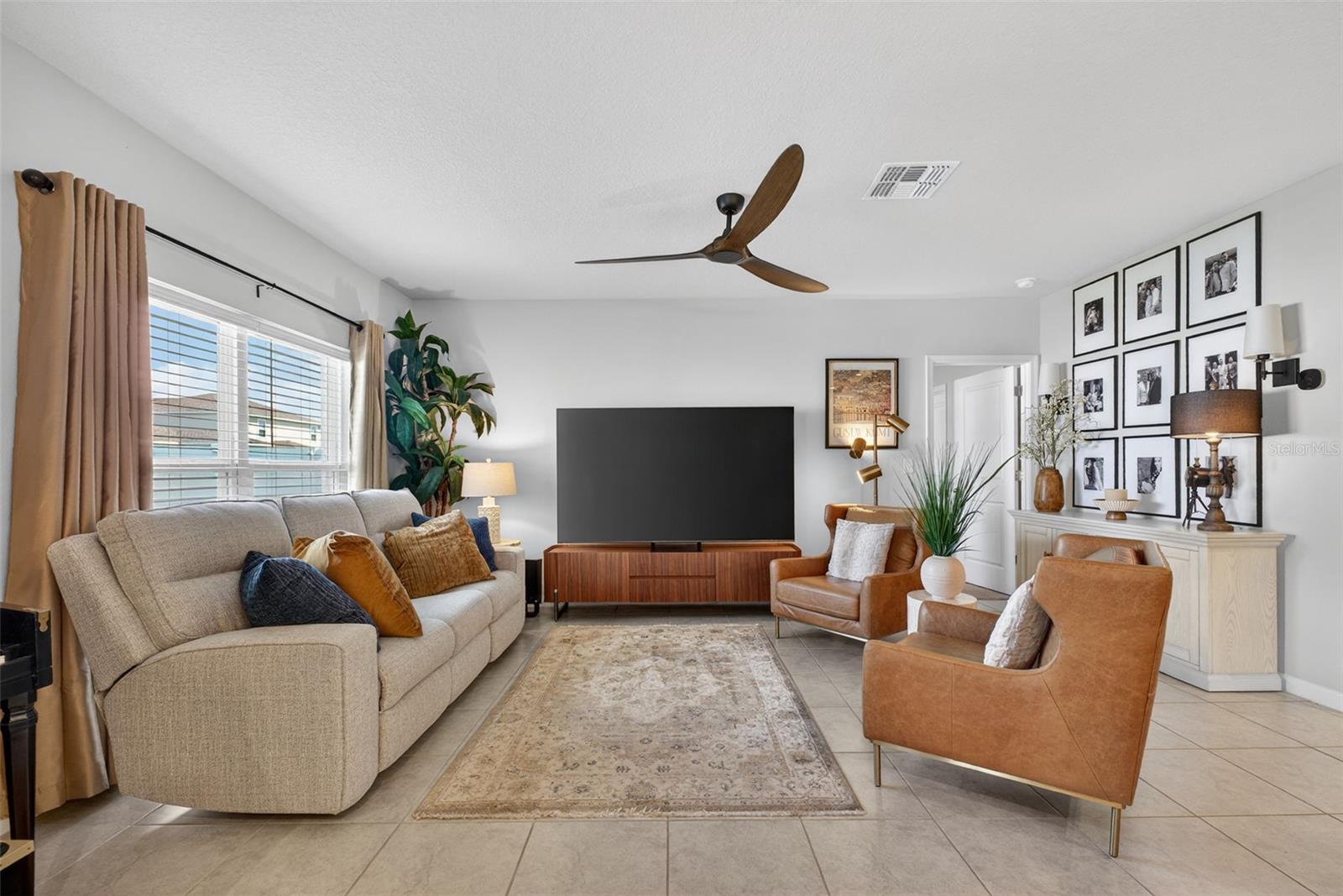 Image 17 of 77 For 1654 Laia Road