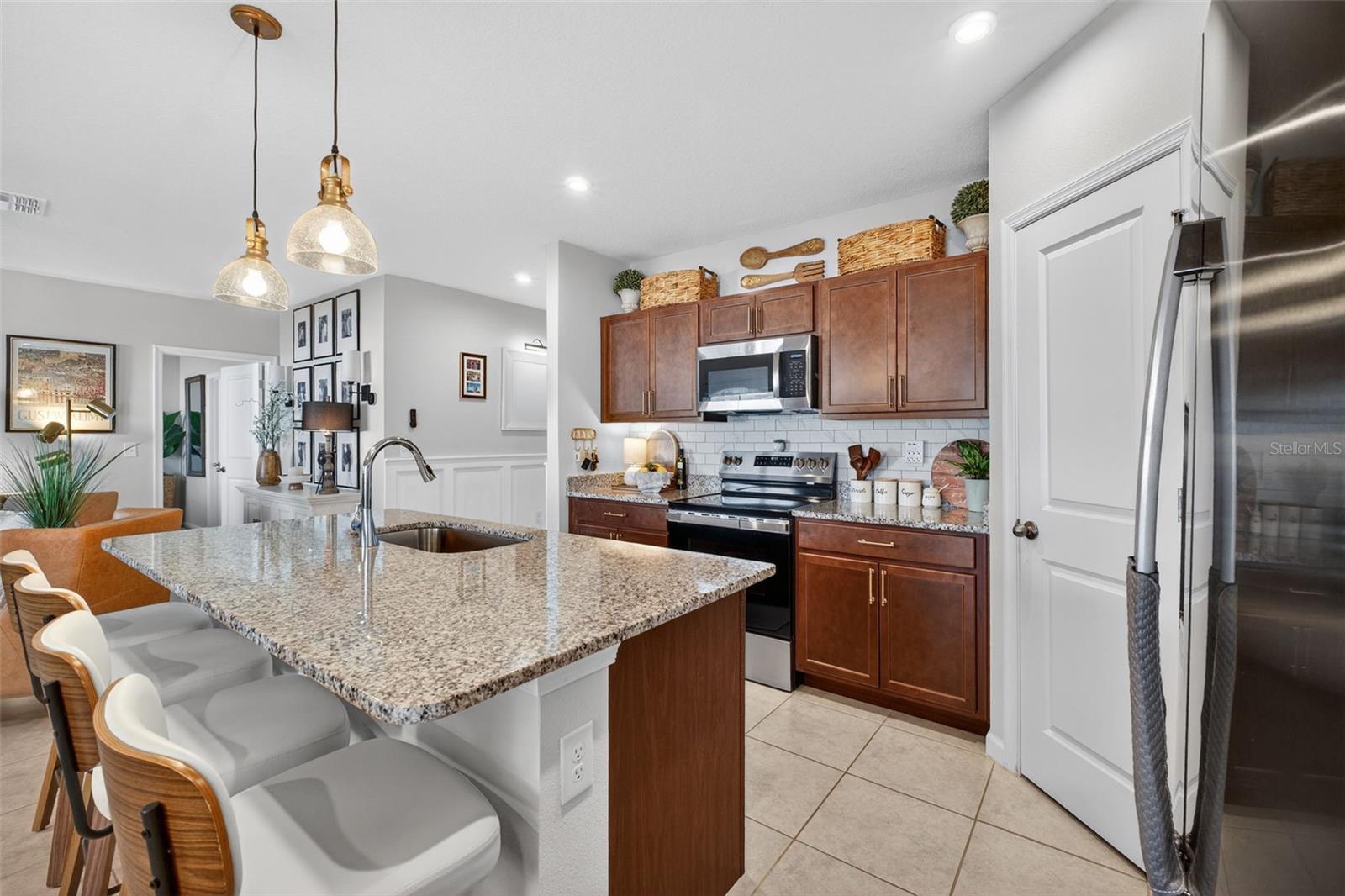 Image 21 of 77 For 1654 Laia Road