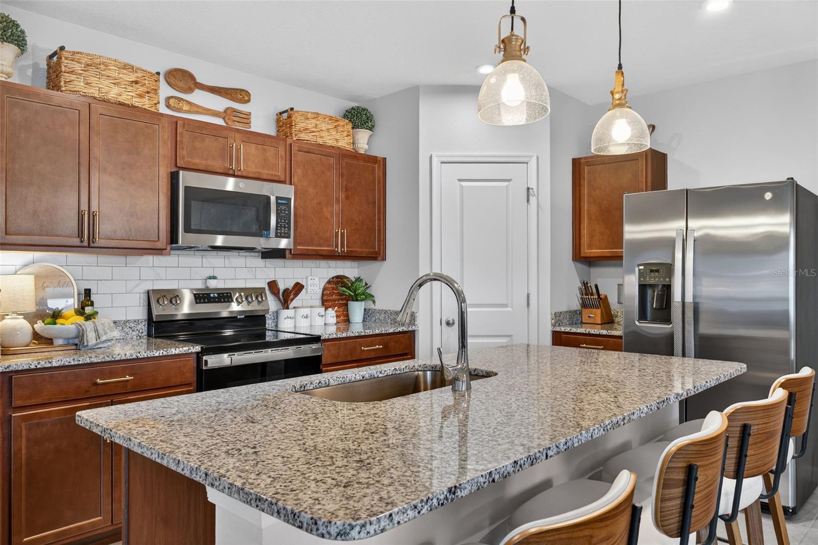 Image 22 of 77 For 1654 Laia Road