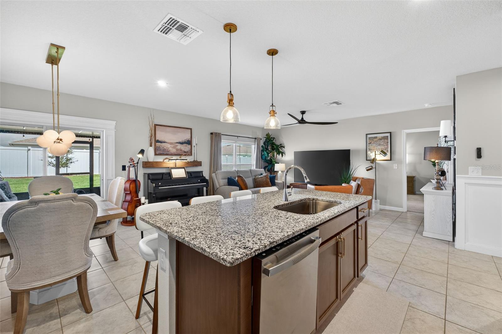 Image 28 of 77 For 1654 Laia Road