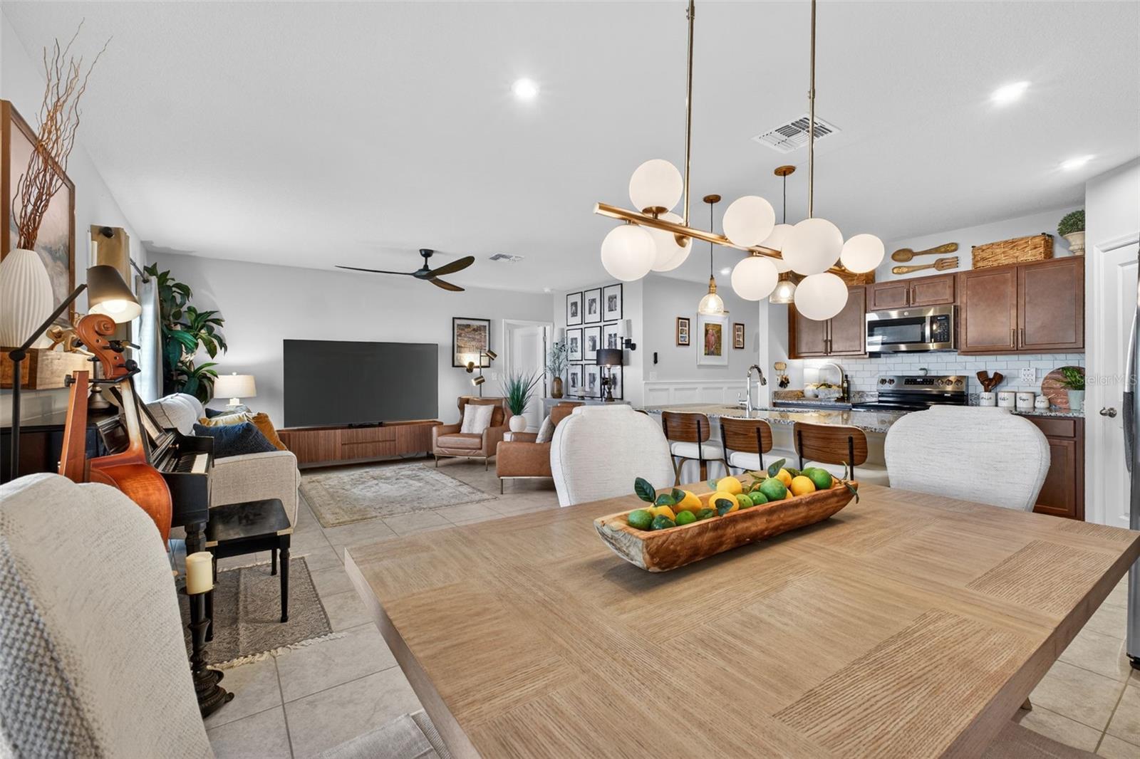 Image 32 of 77 For 1654 Laia Road