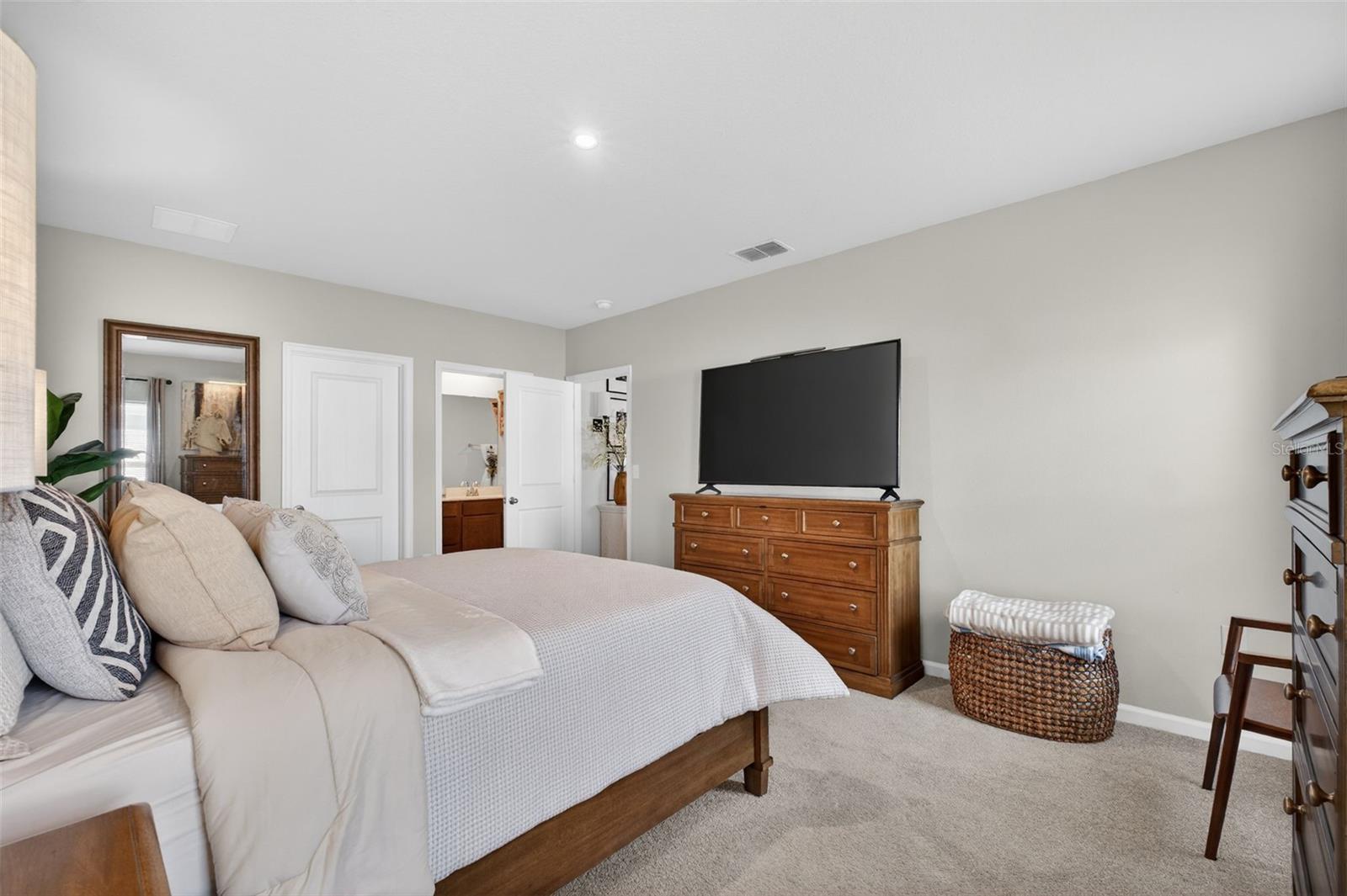 Image 40 of 77 For 1654 Laia Road