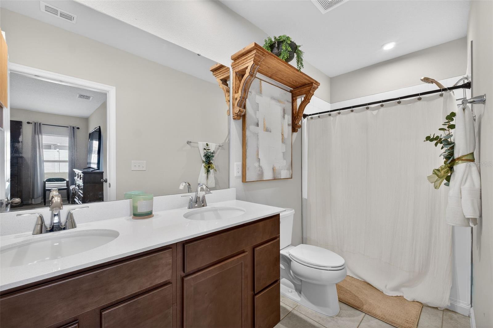 Image 41 of 77 For 1654 Laia Road