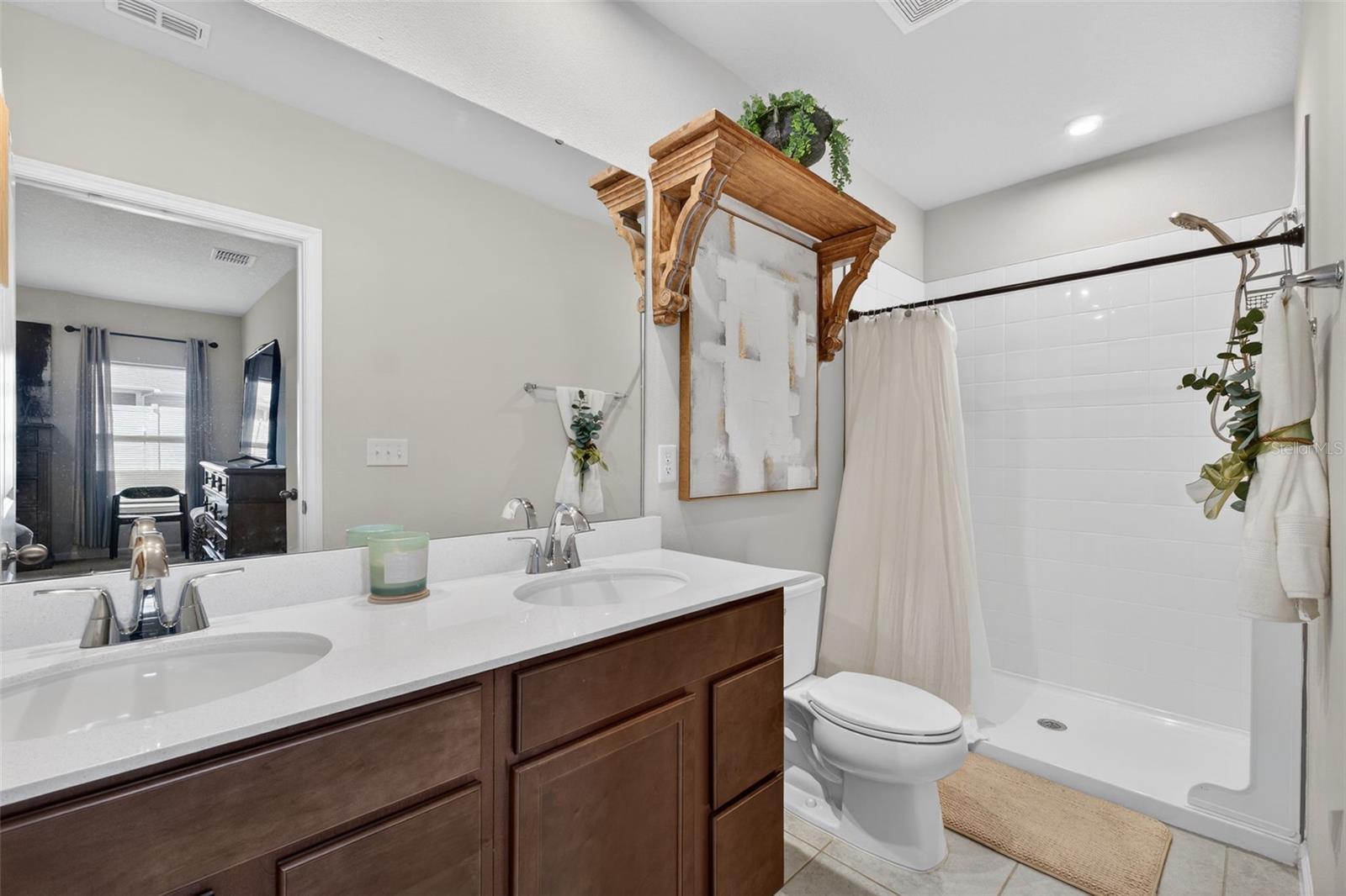 Image 42 of 77 For 1654 Laia Road