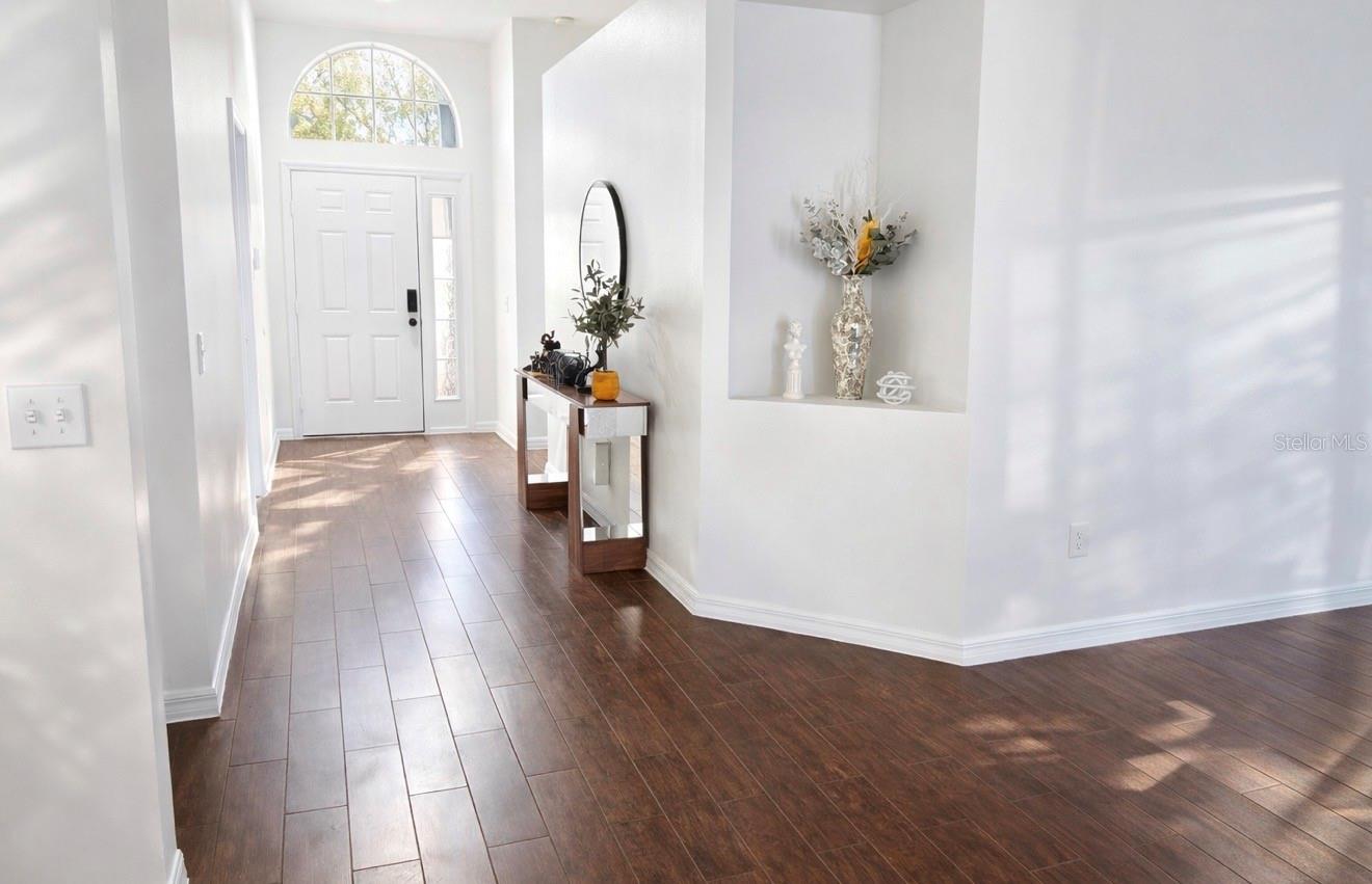 Image 5 of 24 For 2704 Lucas Lakes Lane