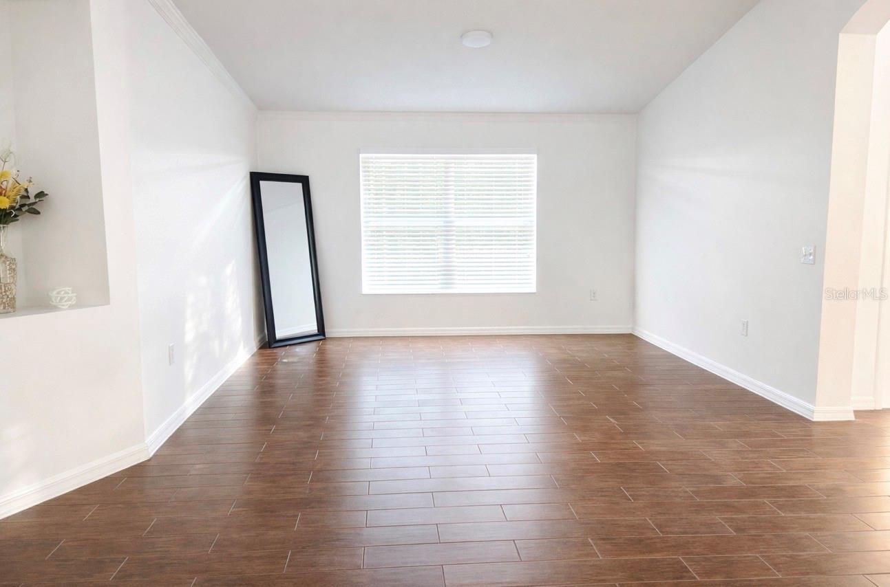 Image 6 of 24 For 2704 Lucas Lakes Lane