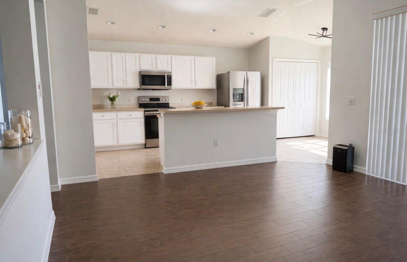 Image 8 of 24 For 2704 Lucas Lakes Lane