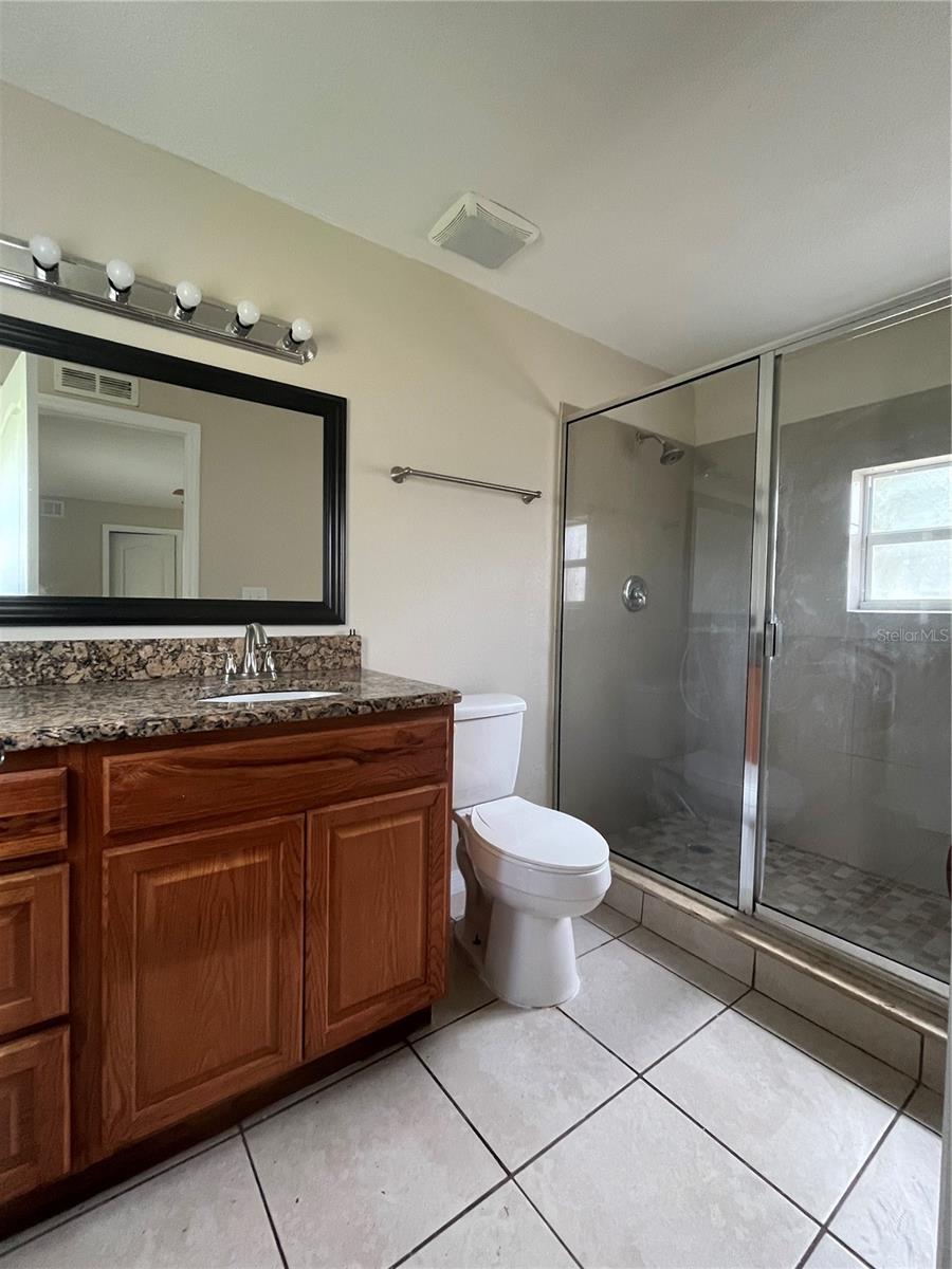 Image 5 of 16 For 27 Lind Avenue