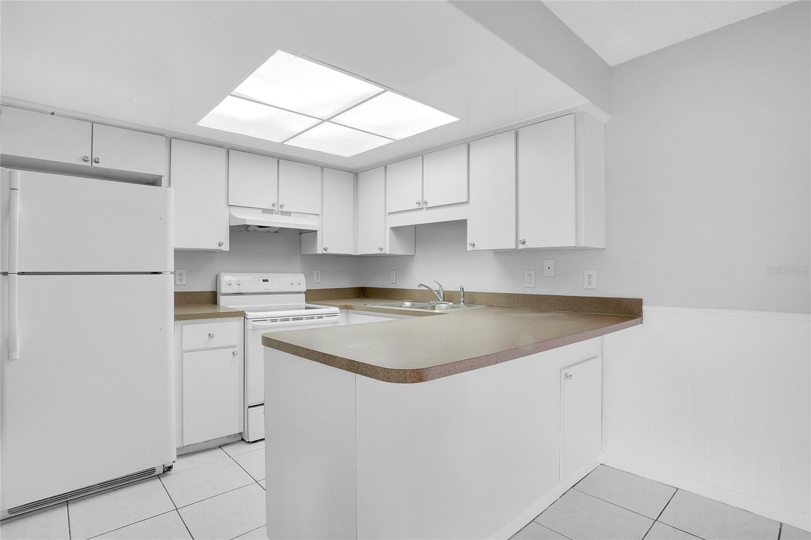 Image 12 of 29 For 97 Windtree Lane 104