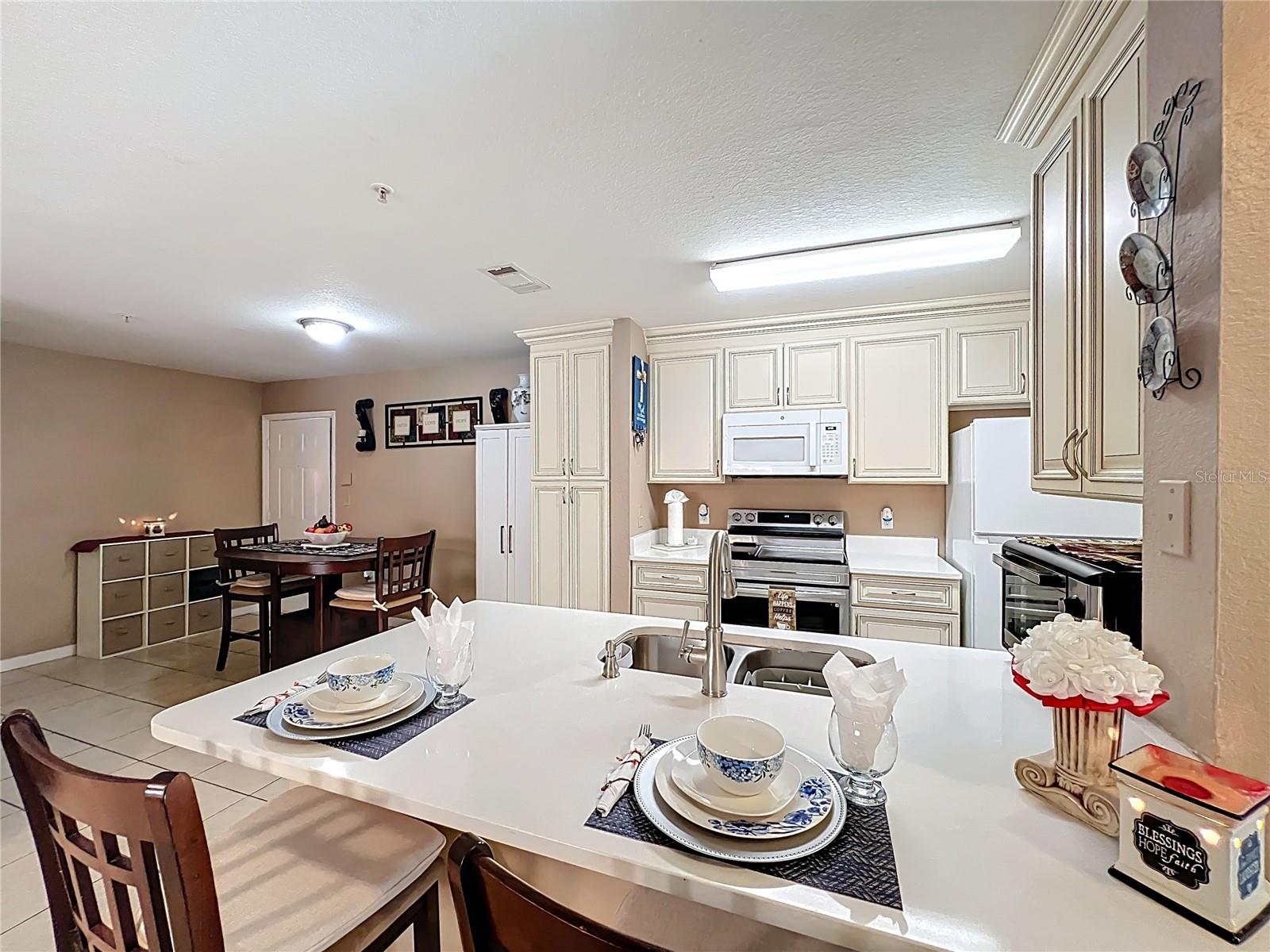 Image 20 of 49 For 5471 Vineland Road 7109