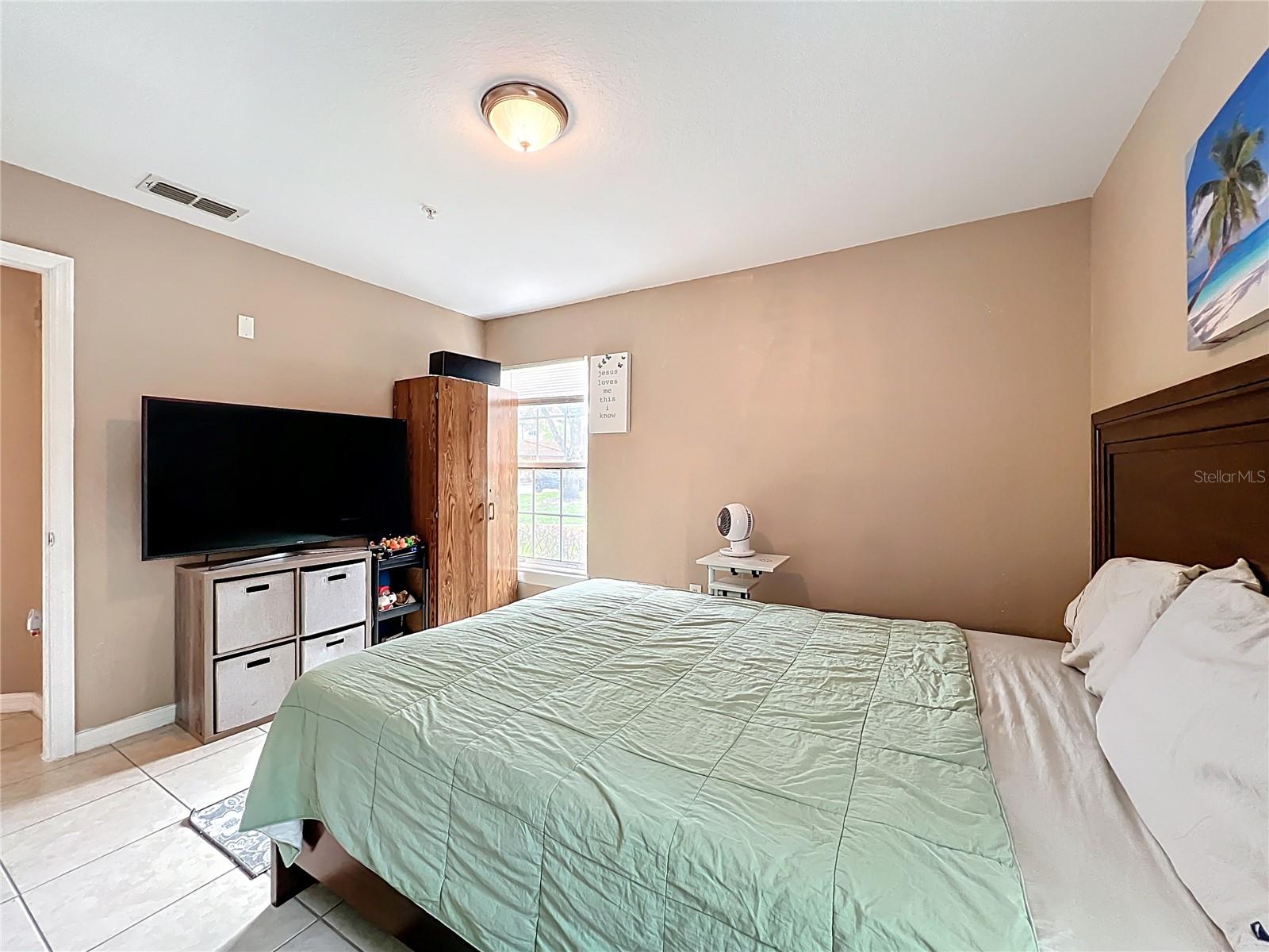 Image 26 of 49 For 5471 Vineland Road 7109