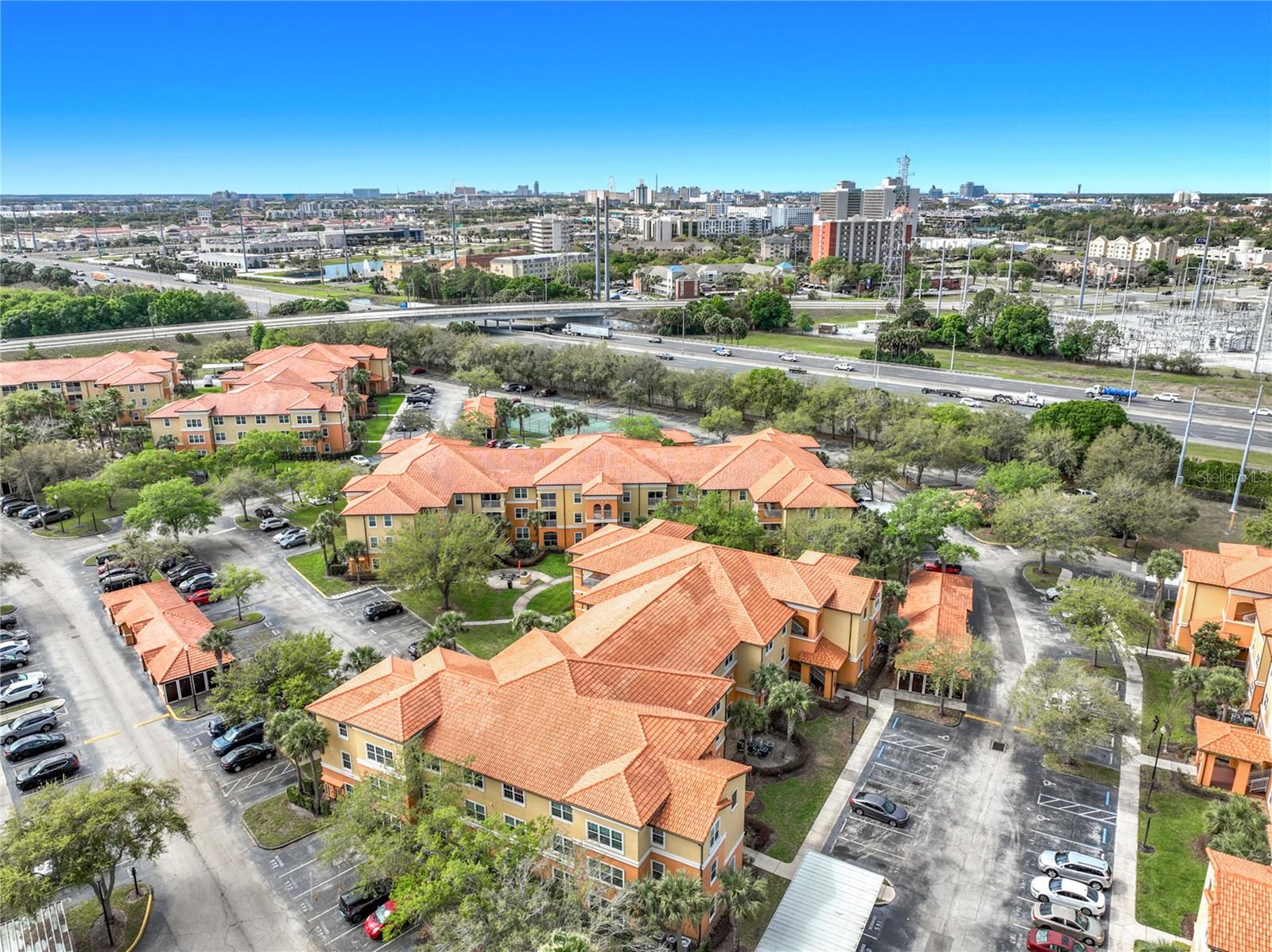 Image 3 of 49 For 5471 Vineland Road 7109