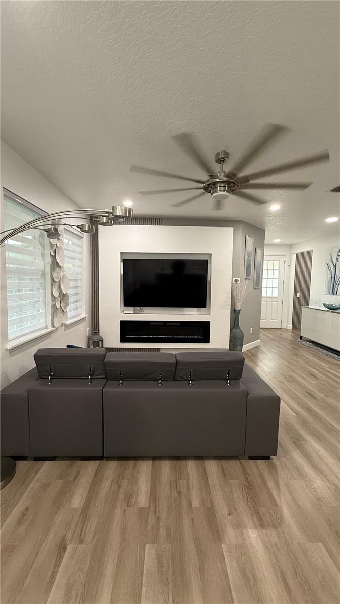 Image 5 of 18 For 3020 Cardillino Way