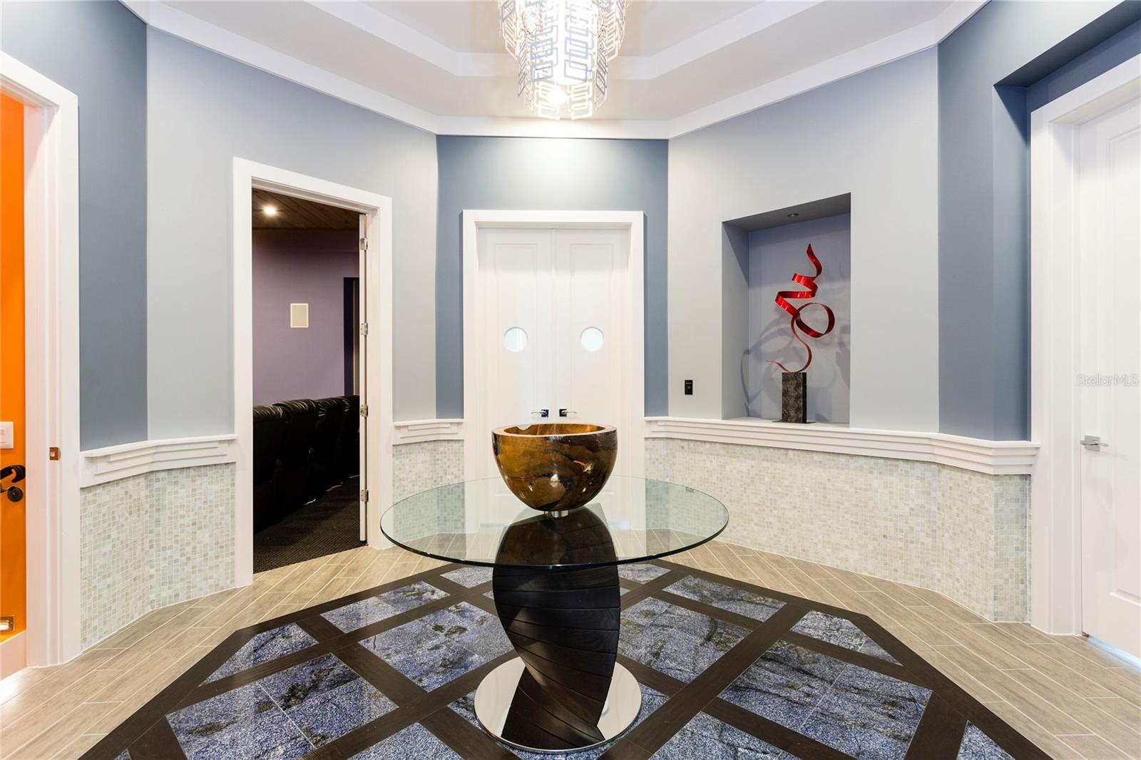 Listing photo id 9 for 905 Golden Bear Drive