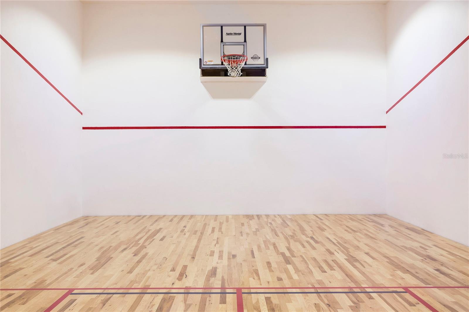 Listing photo id 14 for 905 Golden Bear Drive