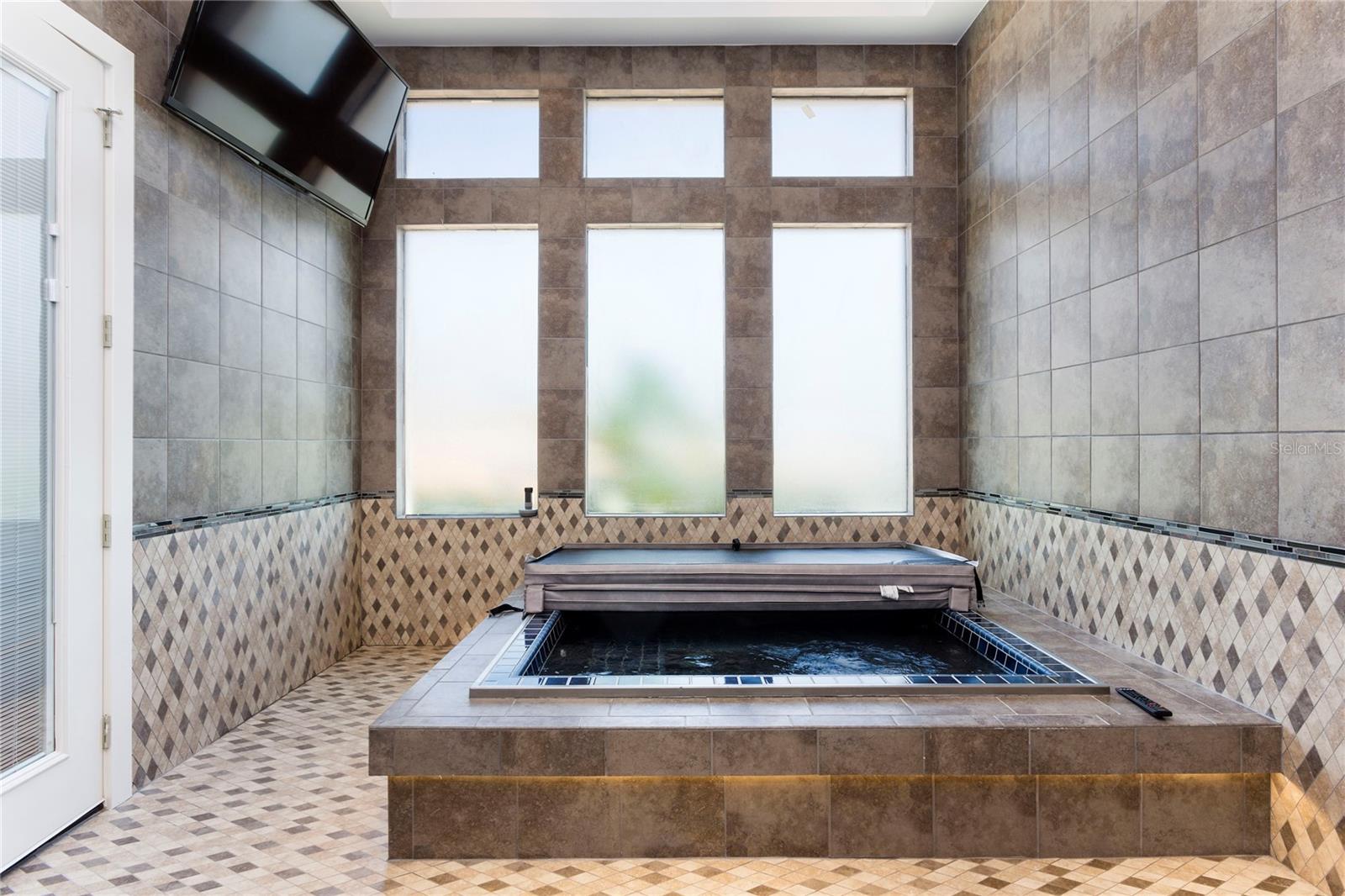 Listing photo id 21 for 905 Golden Bear Drive