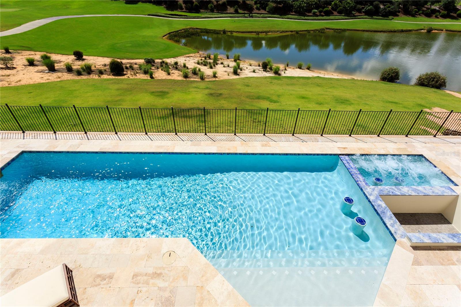 Listing photo id 34 for 905 Golden Bear Drive