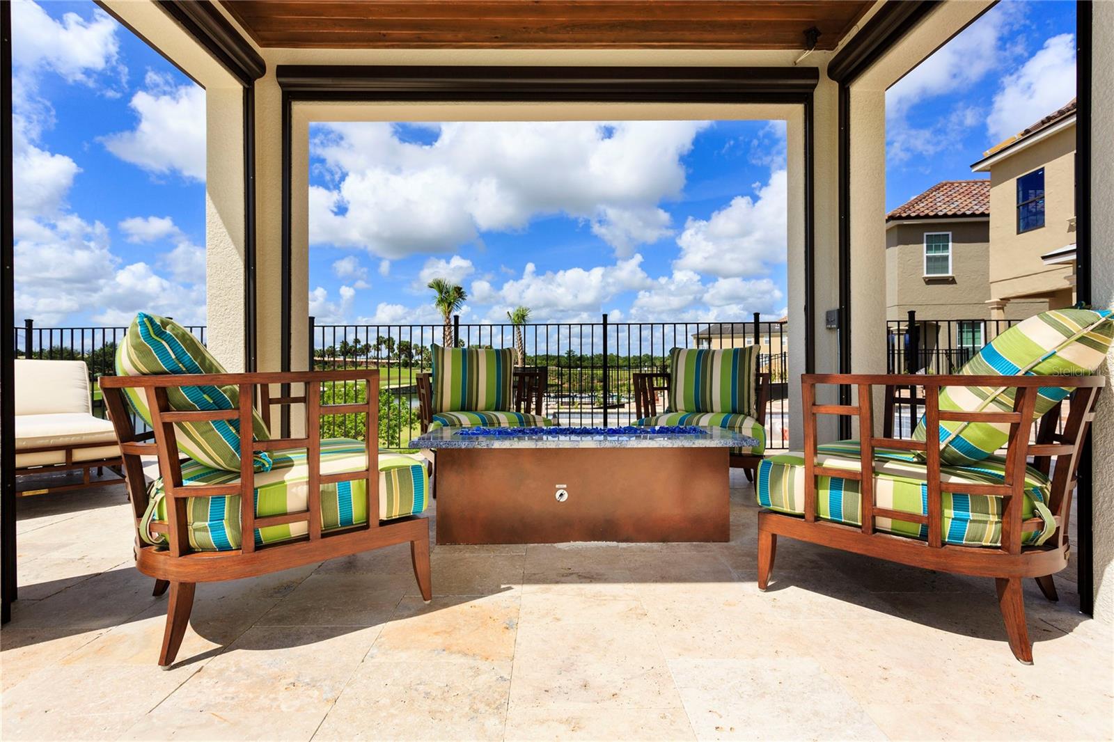 Listing photo id 40 for 905 Golden Bear Drive