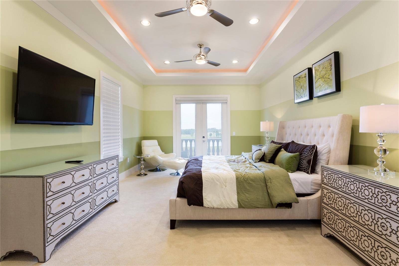 Listing photo id 48 for 905 Golden Bear Drive