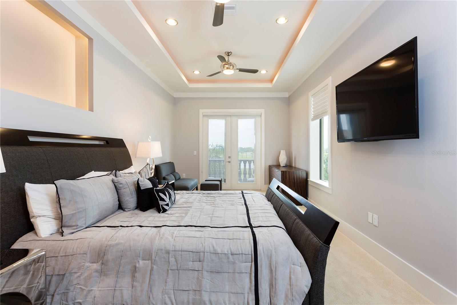 Listing photo id 50 for 905 Golden Bear Drive