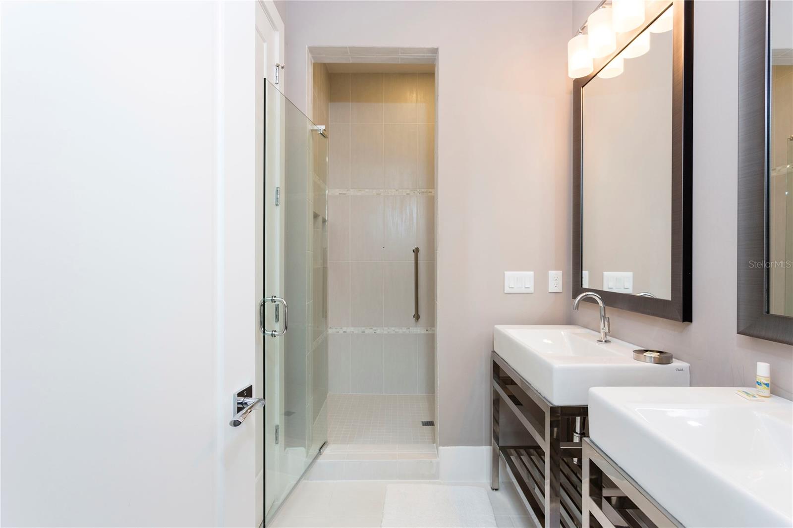 Listing photo id 51 for 905 Golden Bear Drive