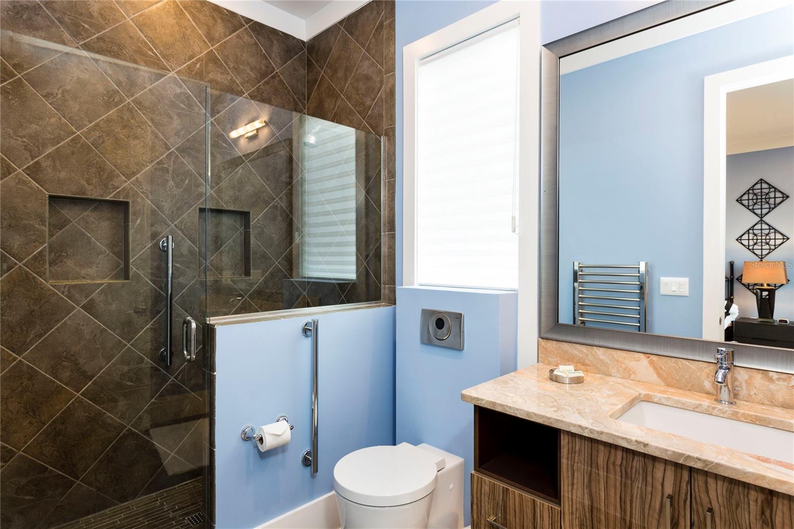 Listing photo id 56 for 905 Golden Bear Drive