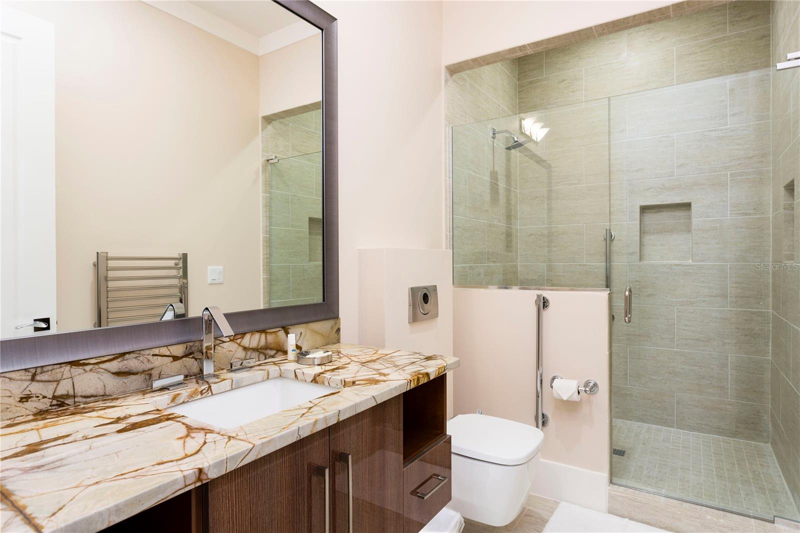 Listing photo id 58 for 905 Golden Bear Drive