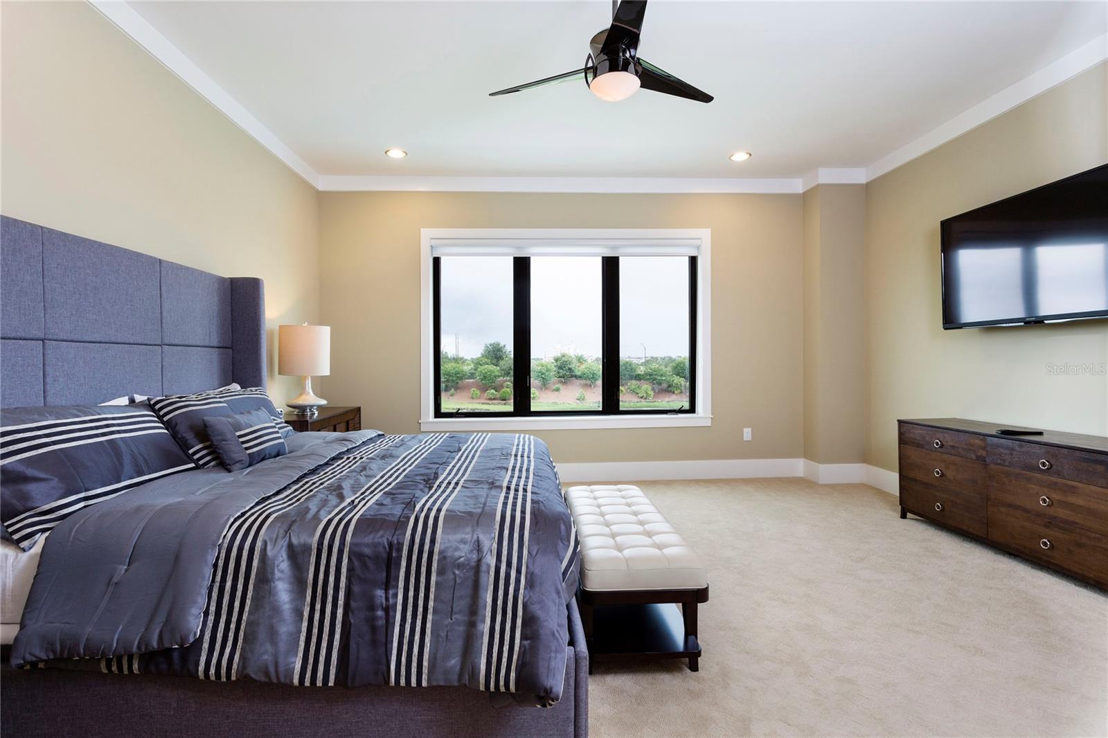 Listing photo id 59 for 905 Golden Bear Drive