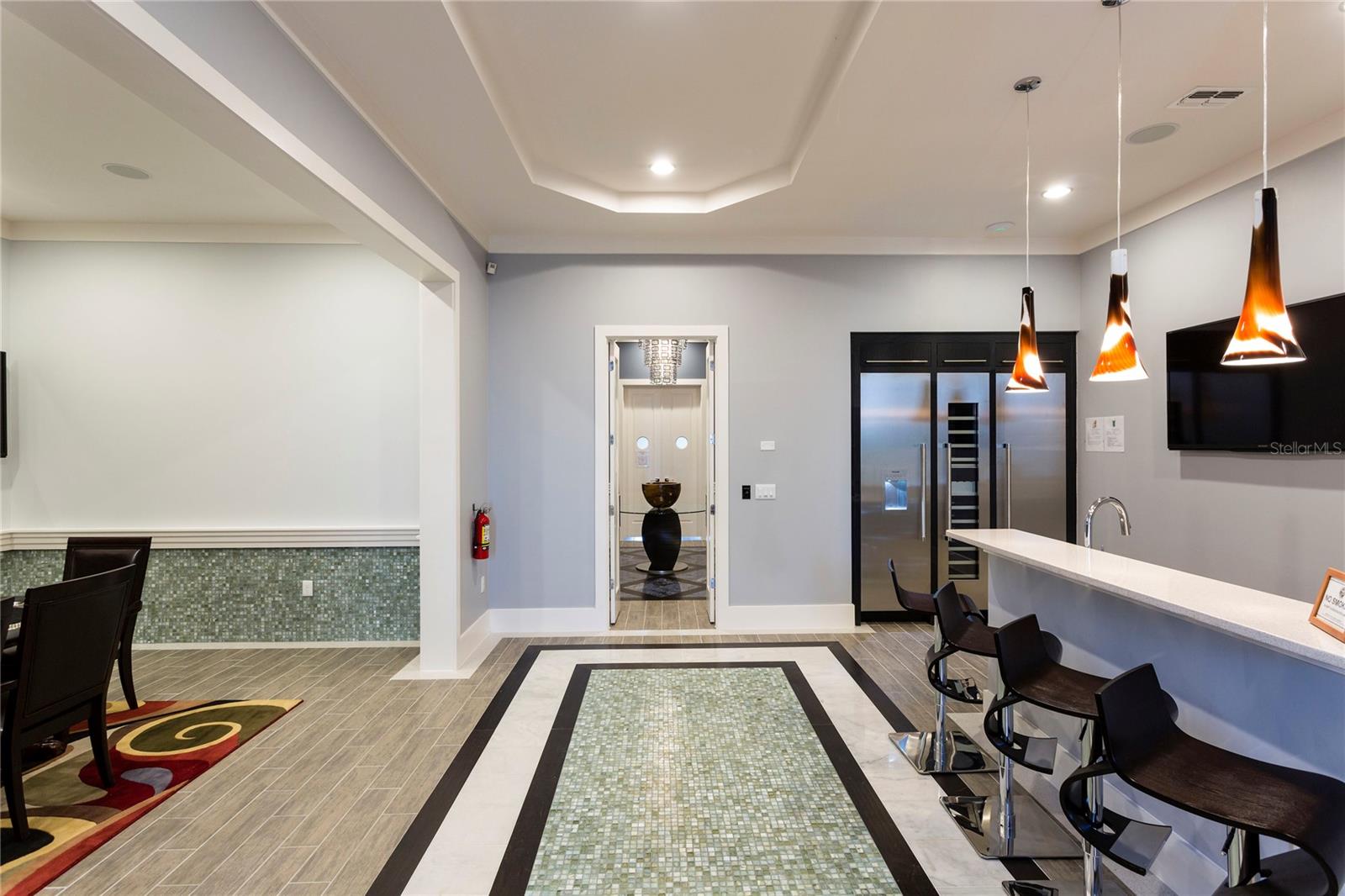 Listing photo id 5 for 905 Golden Bear Drive