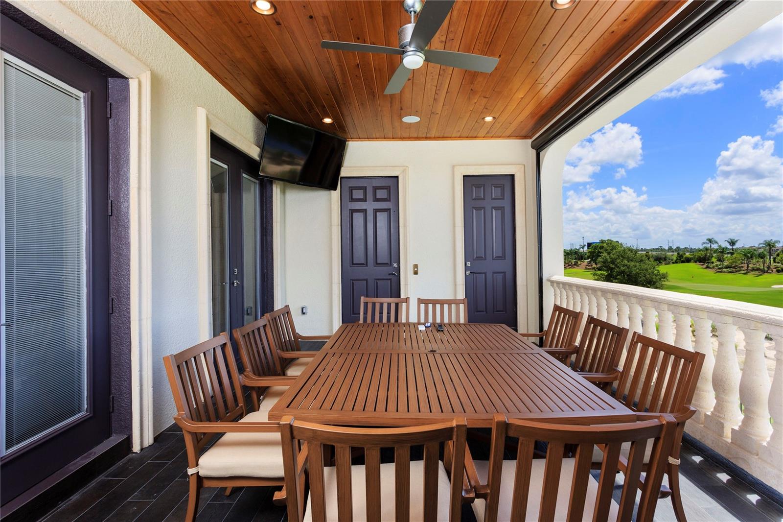 Listing photo id 68 for 905 Golden Bear Drive