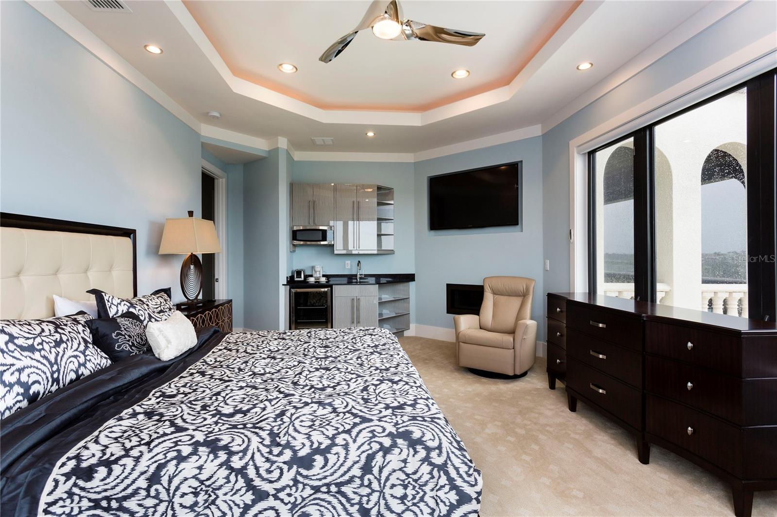 Listing photo id 69 for 905 Golden Bear Drive