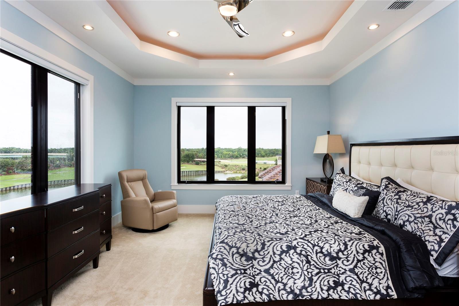 Listing photo id 70 for 905 Golden Bear Drive