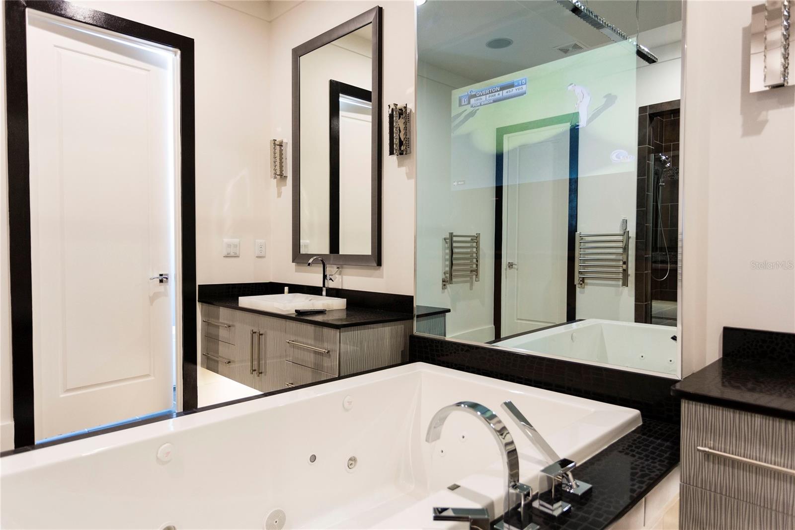 Listing photo id 72 for 905 Golden Bear Drive