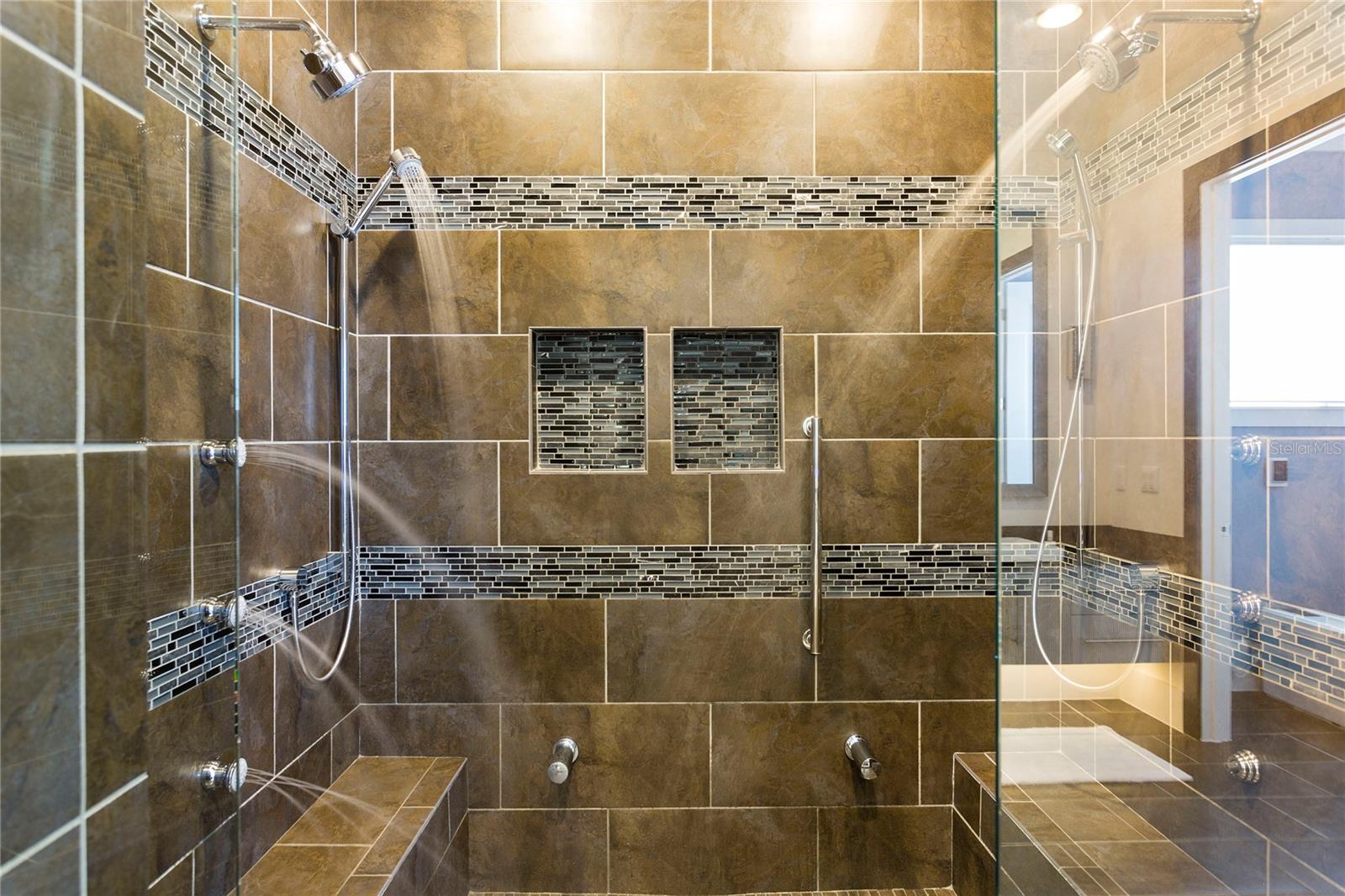 Listing photo id 73 for 905 Golden Bear Drive