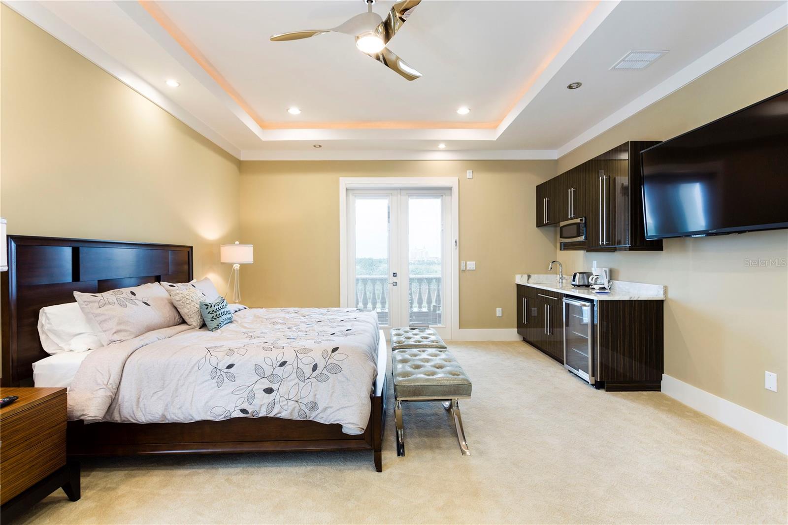 Listing photo id 74 for 905 Golden Bear Drive