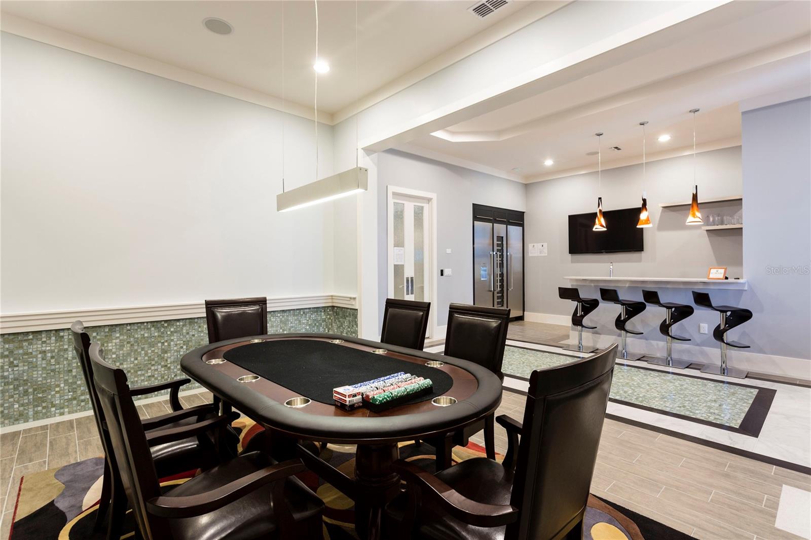 Listing photo id 6 for 905 Golden Bear Drive