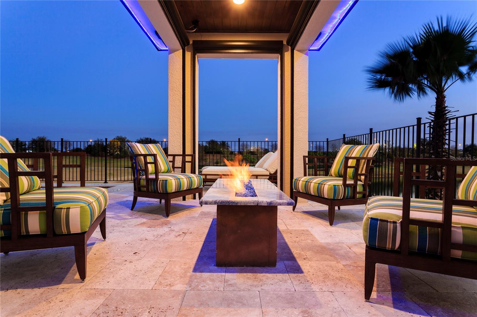 Listing photo id 80 for 905 Golden Bear Drive