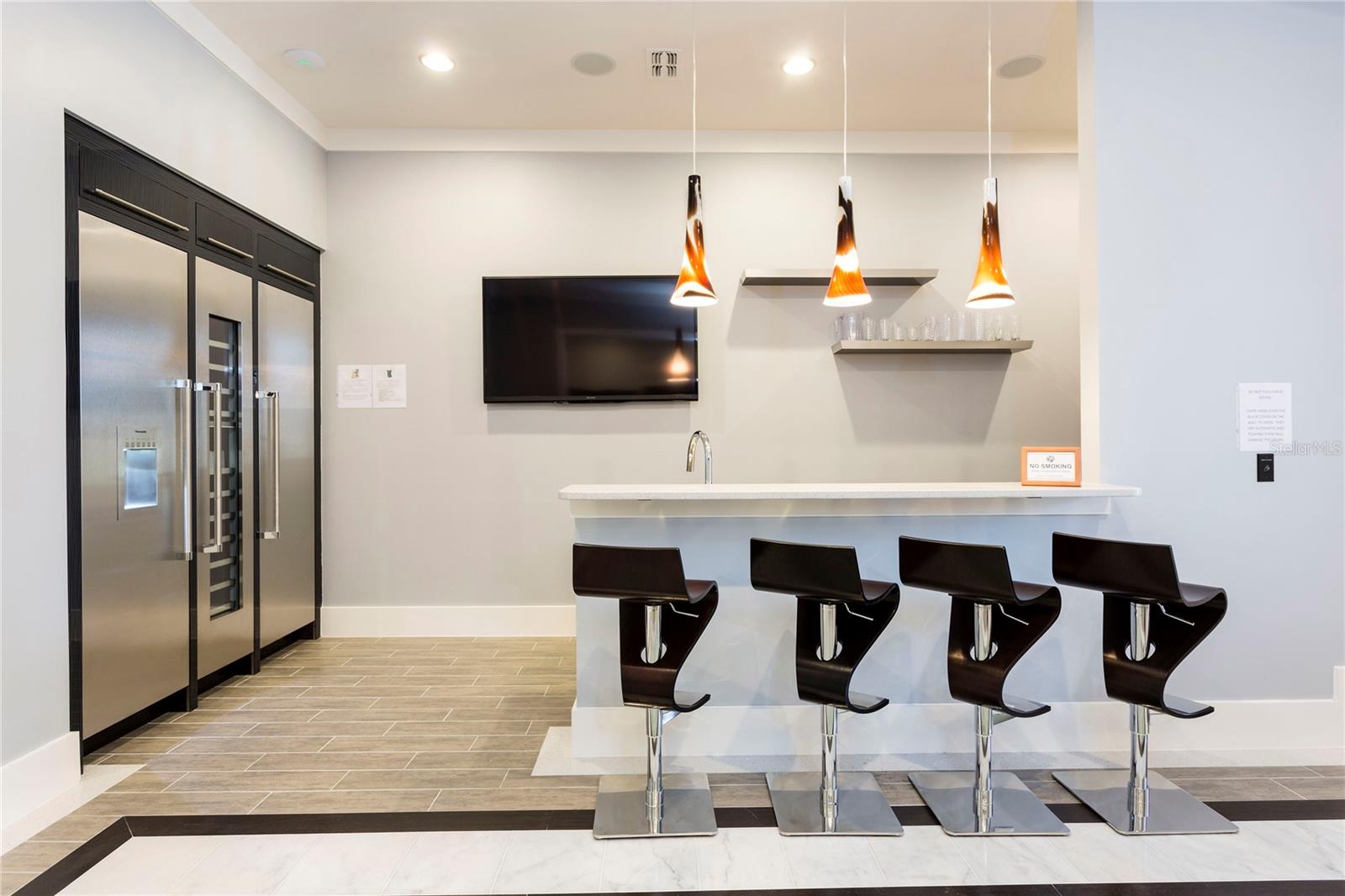 Listing photo id 7 for 905 Golden Bear Drive