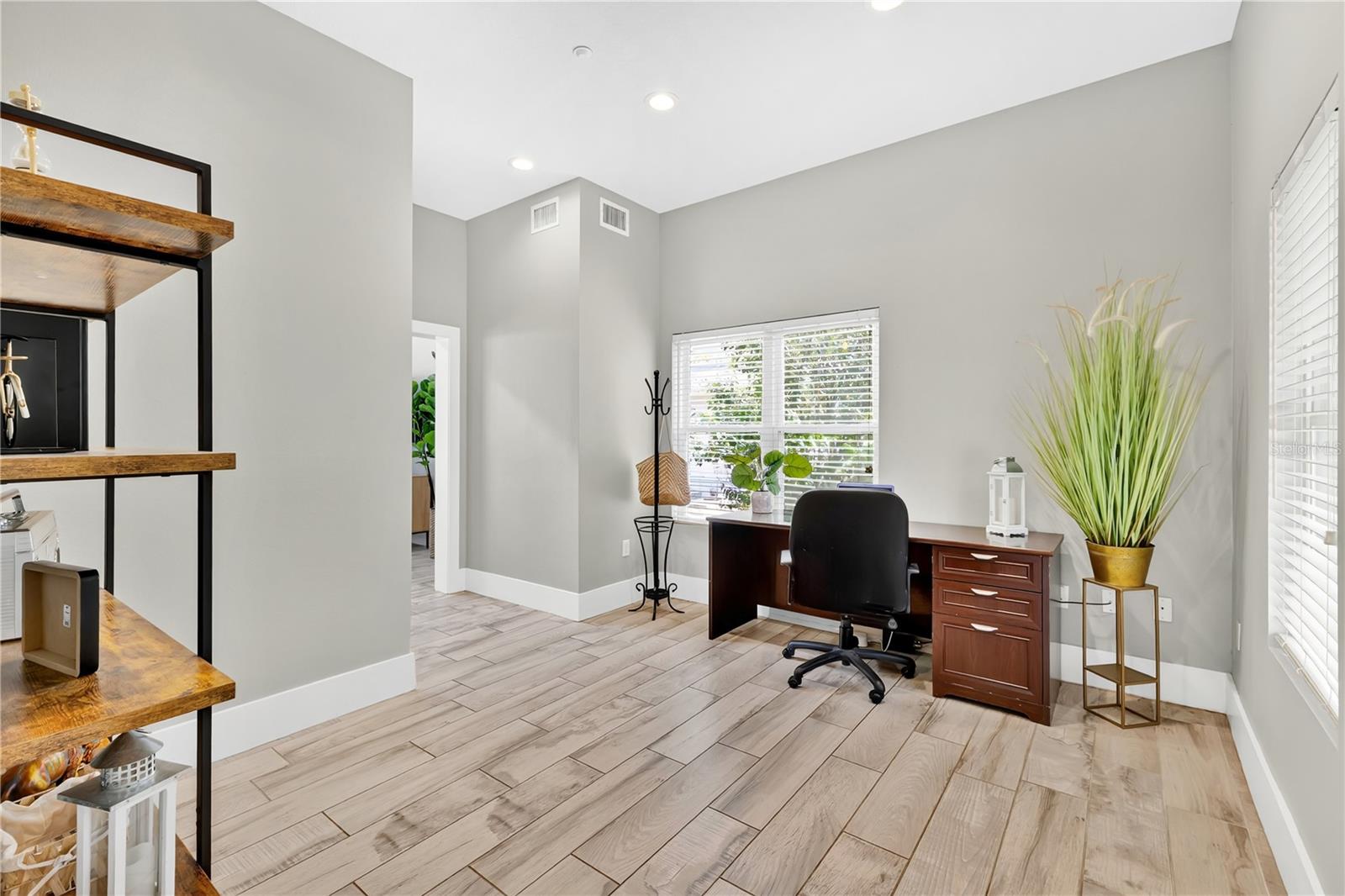 Image 17 of 48 For 1604 Regal Cove Court