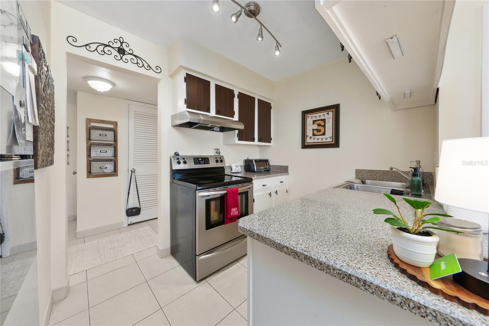 Image 20 of 28 For 200 Saint Andrews Boulevard 312