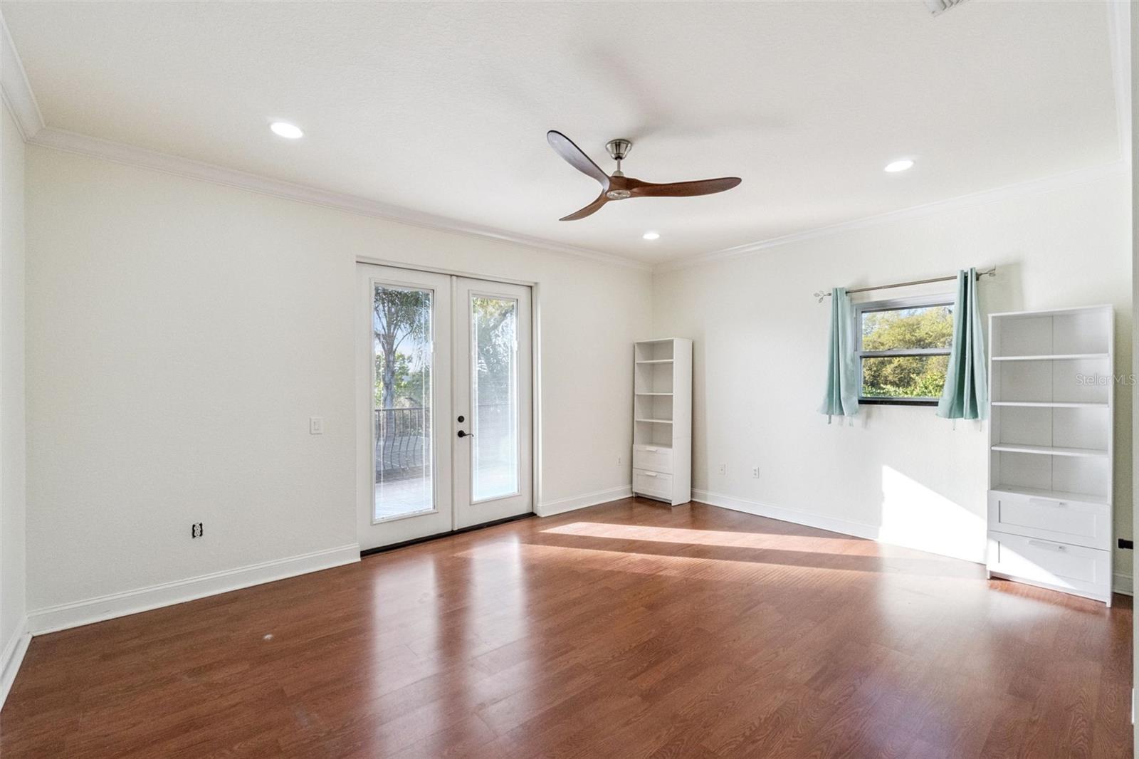 Image 17 of 66 For 6358 Oak Shore Drive