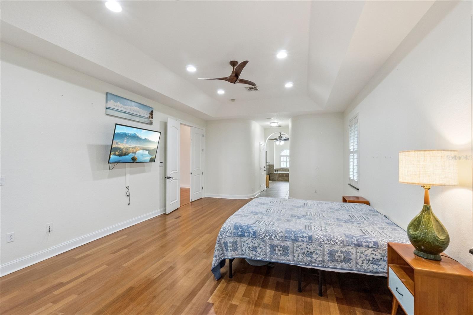 Image 19 of 66 For 6358 Oak Shore Drive