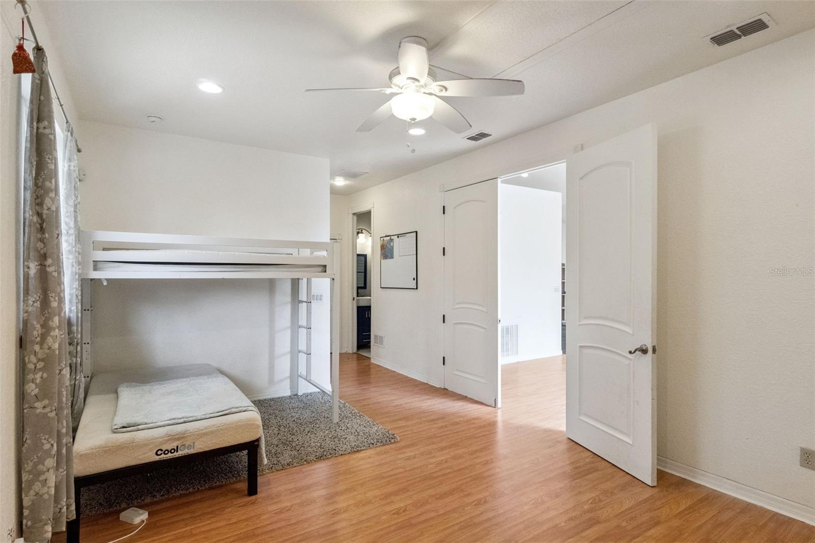 Image 21 of 66 For 6358 Oak Shore Drive