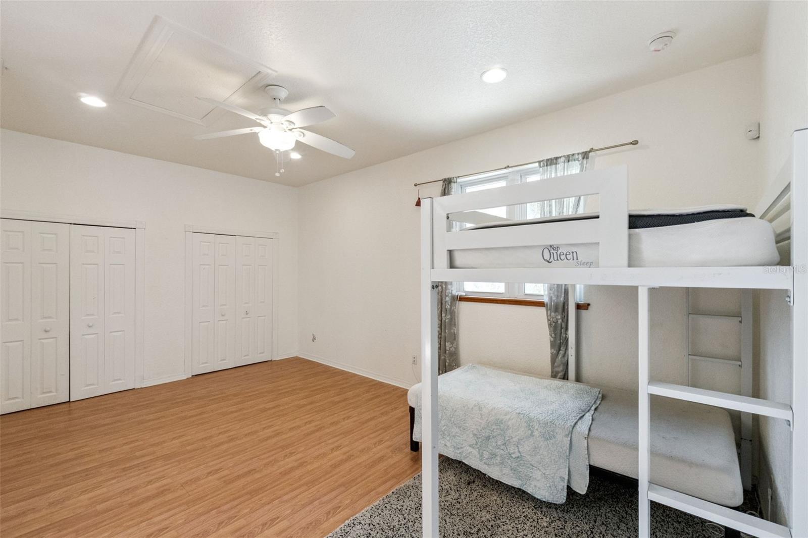 Image 22 of 66 For 6358 Oak Shore Drive